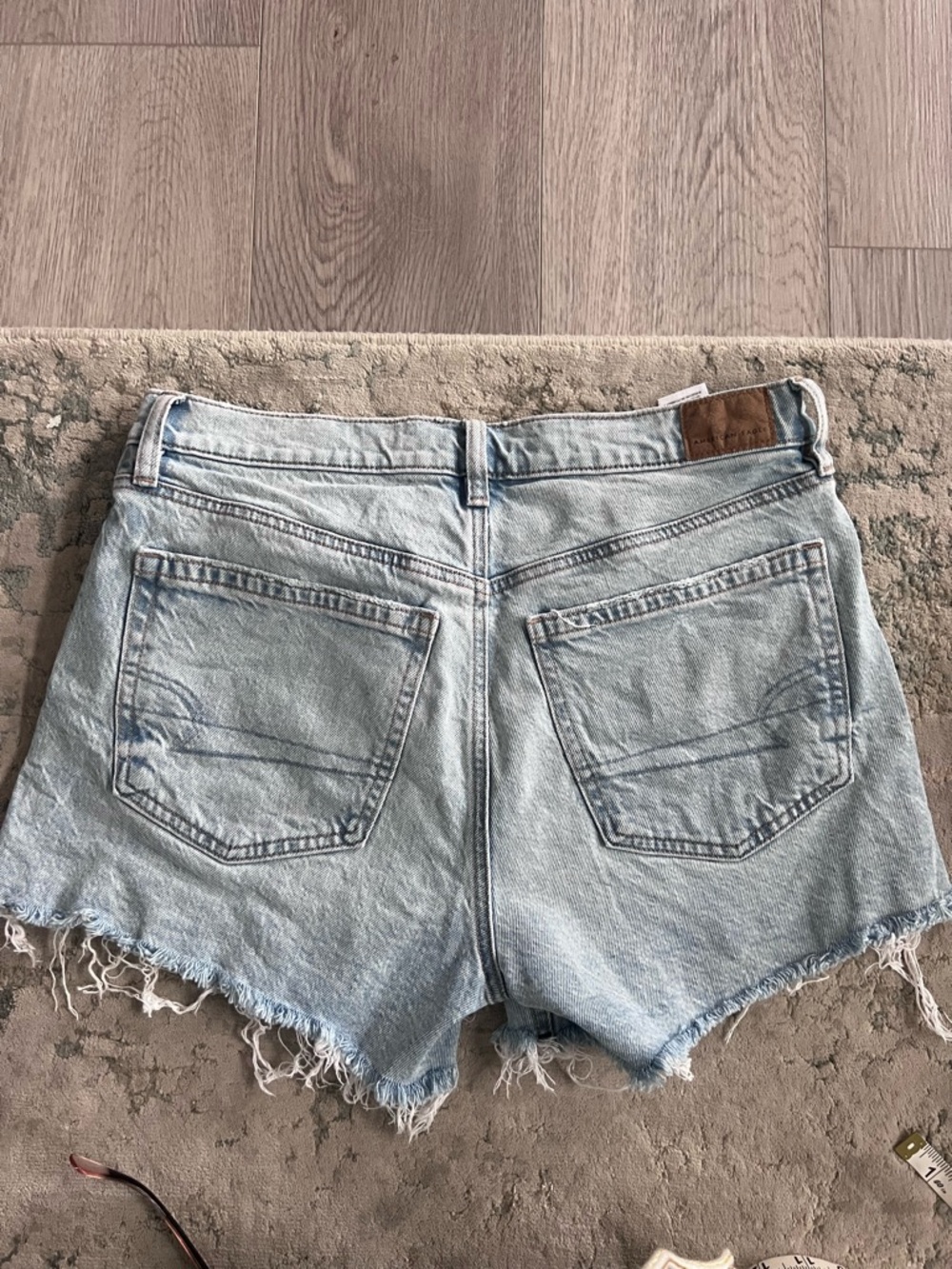 American Eagle Outfitters Light Wash Distressed Denim Cutoff Shorts, Size 4 - Picture 5 of 5